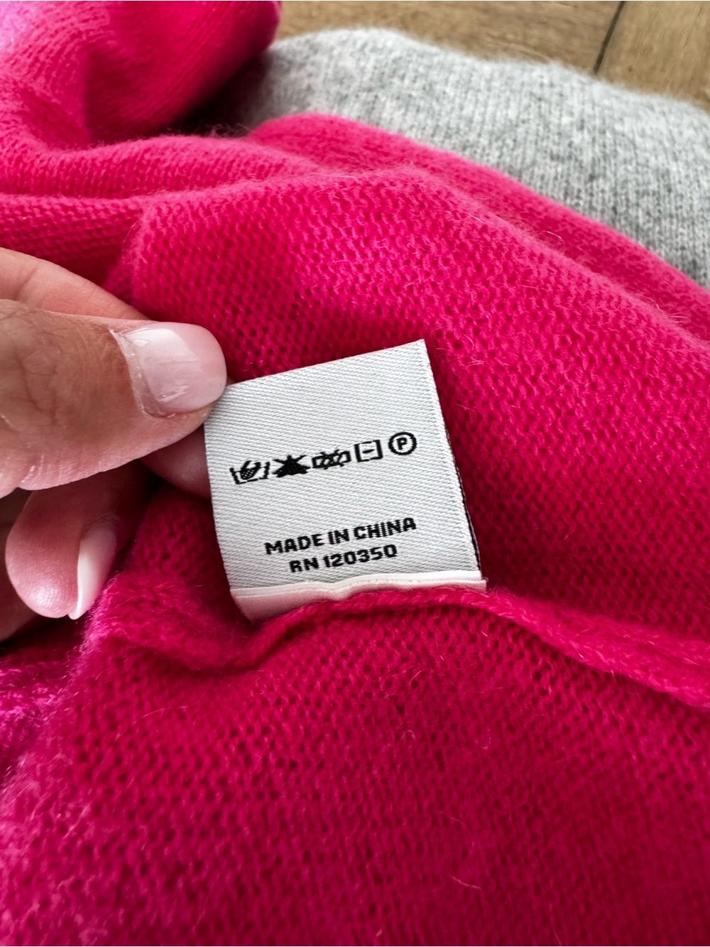 Claudia Nichole Cashmere Mock Neck Sweater - Picture 4 of 4